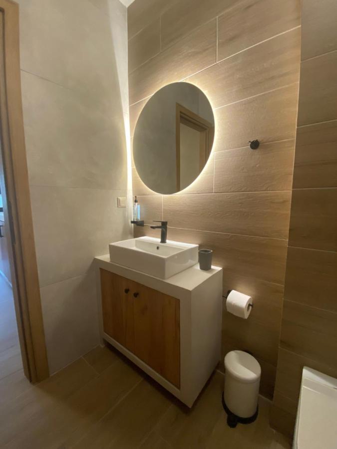 Aristi Boutique Stonehouse With Attic Apartment Bagian luar foto