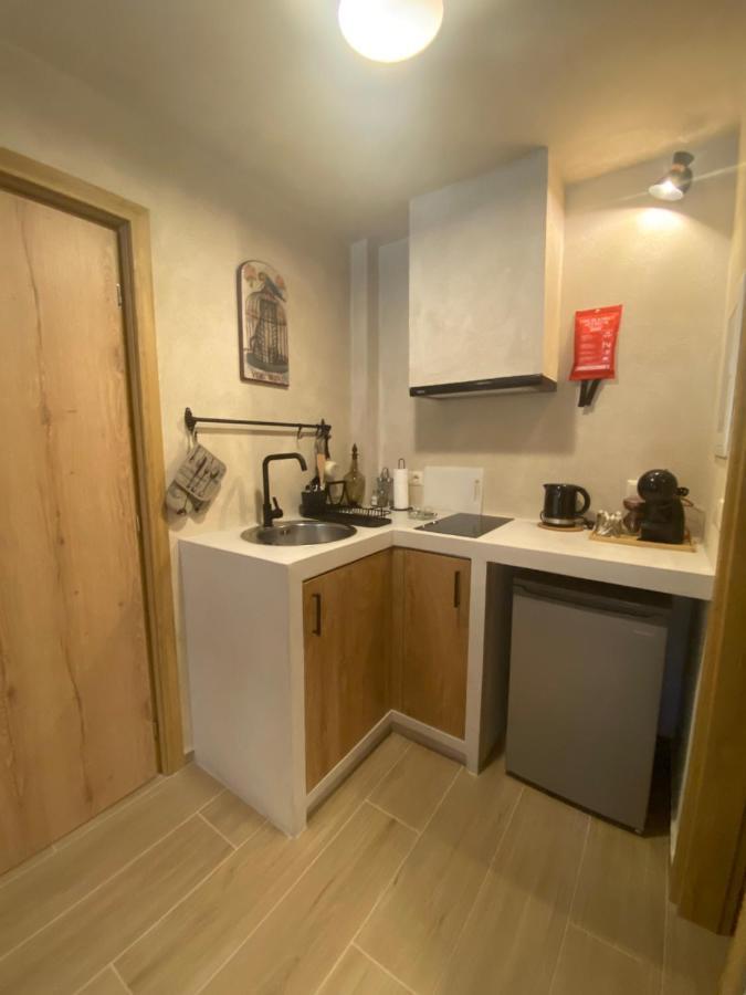 Aristi Boutique Stonehouse With Attic Apartment Bagian luar foto