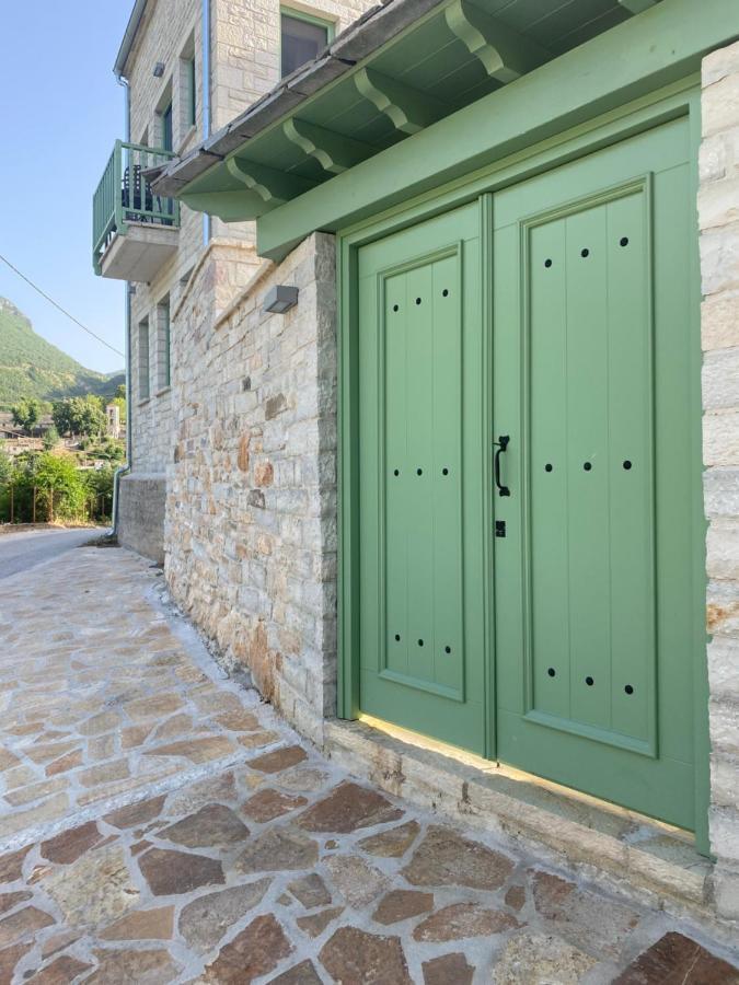 Aristi Boutique Stonehouse With Attic Apartment Bagian luar foto
