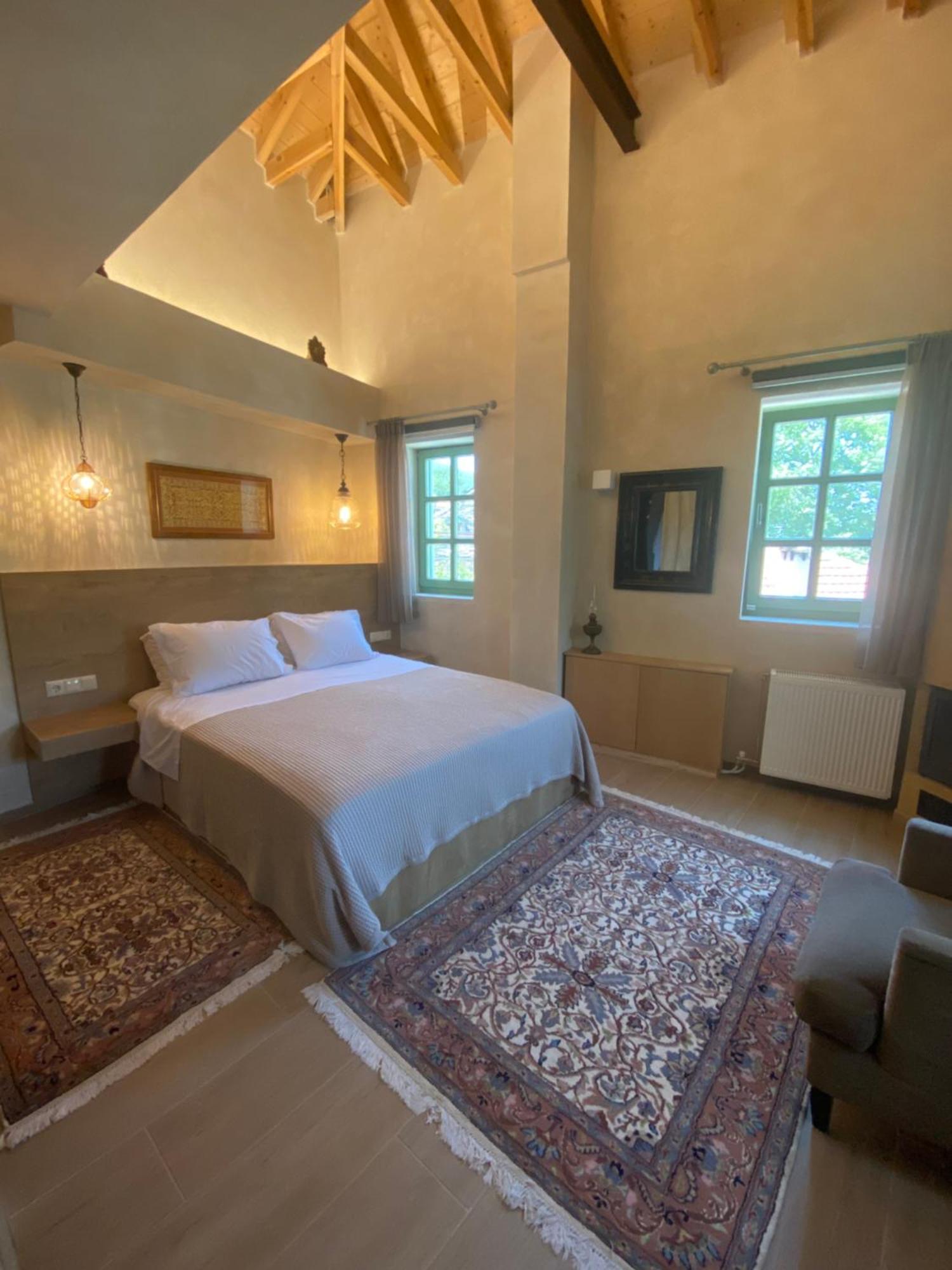Aristi Boutique Stonehouse With Attic Apartment Bagian luar foto