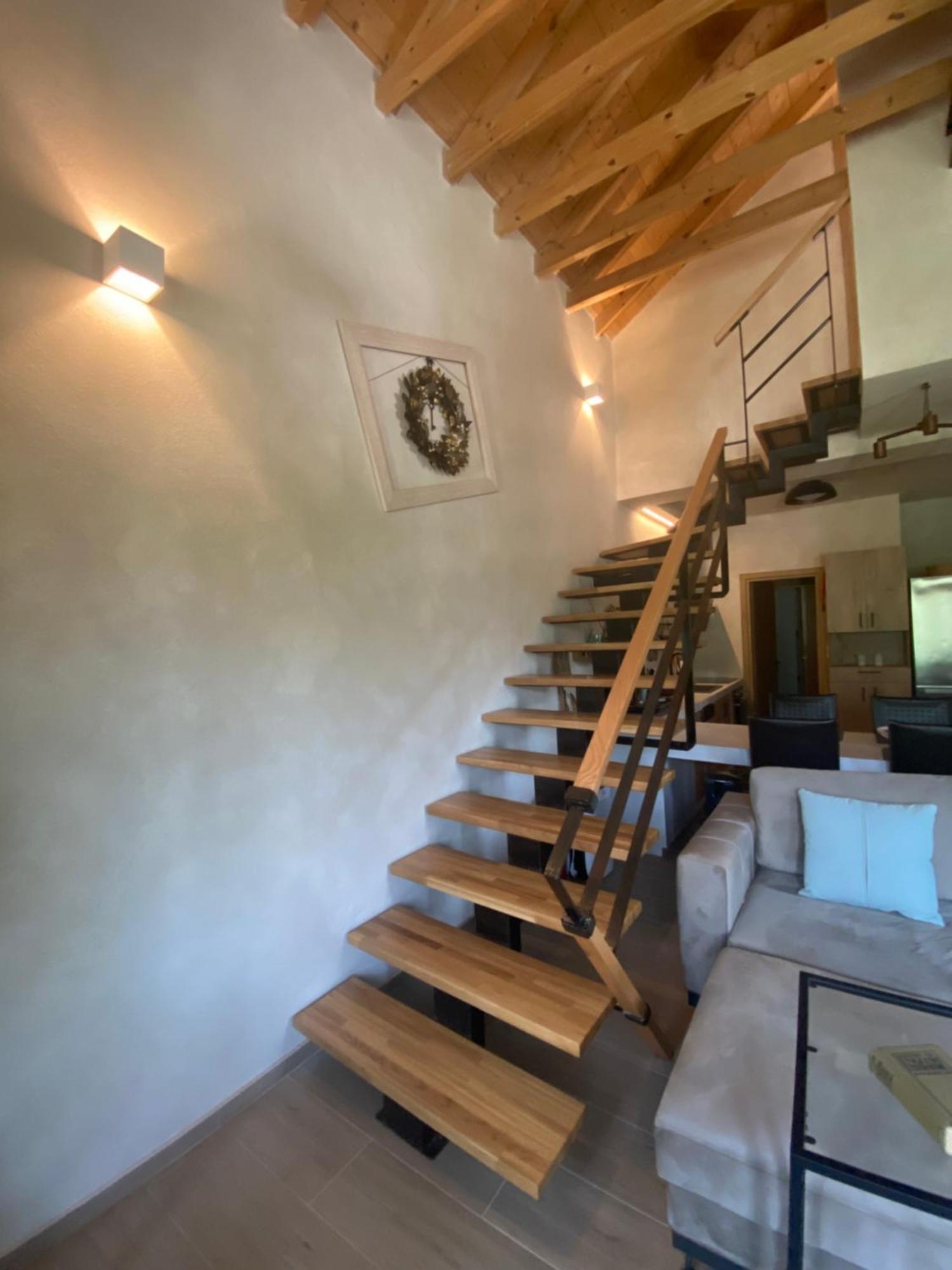 Aristi Boutique Stonehouse With Attic Apartment Bagian luar foto