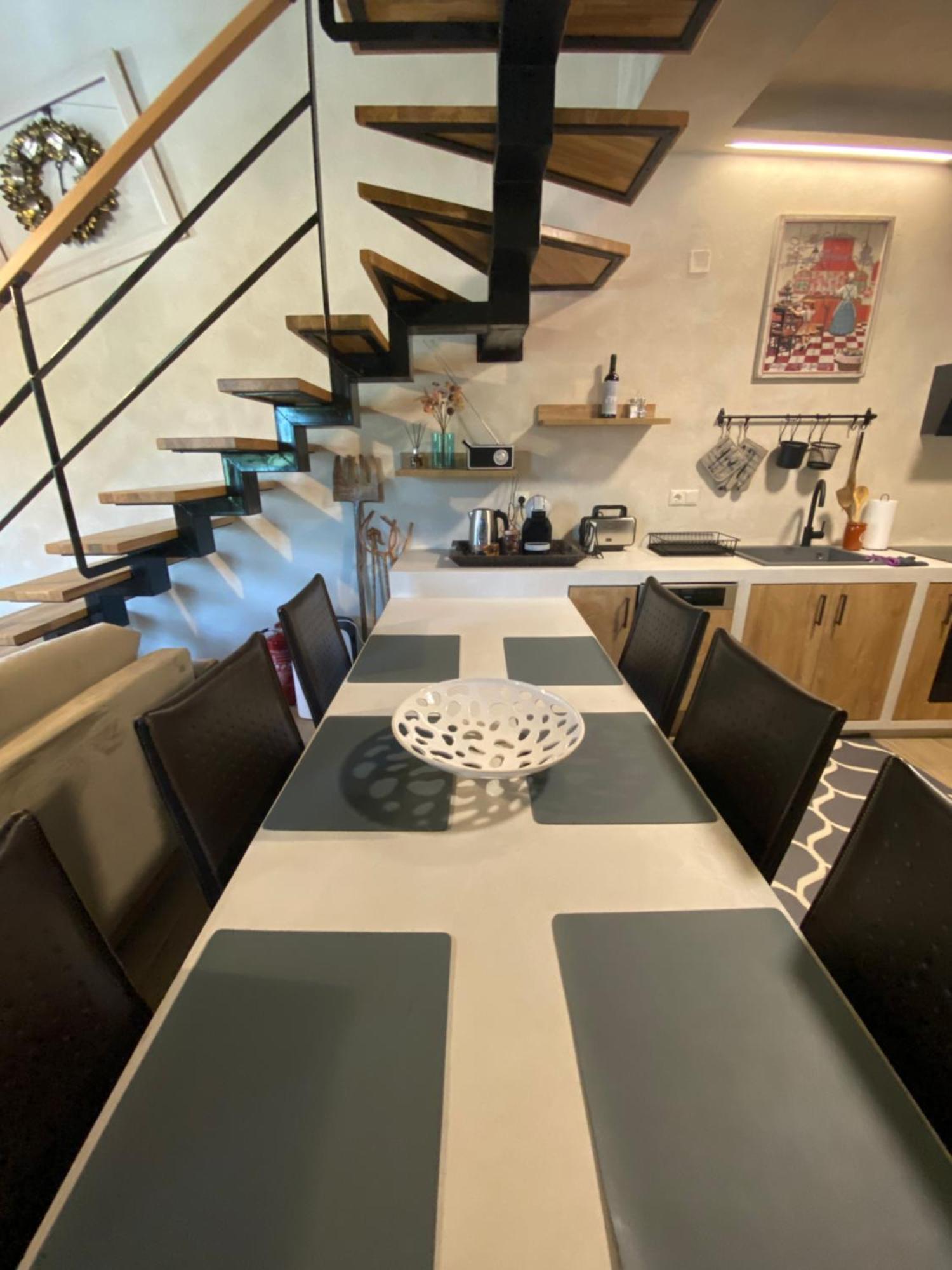 Aristi Boutique Stonehouse With Attic Apartment Bagian luar foto