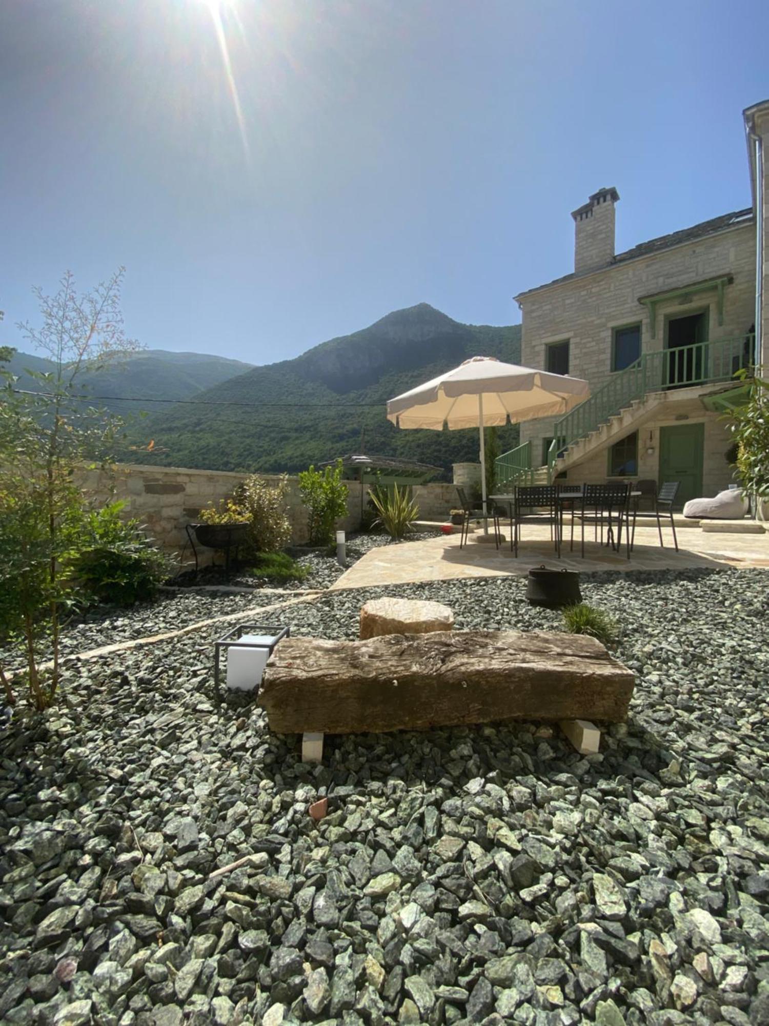 Aristi Boutique Stonehouse With Attic Apartment Bagian luar foto