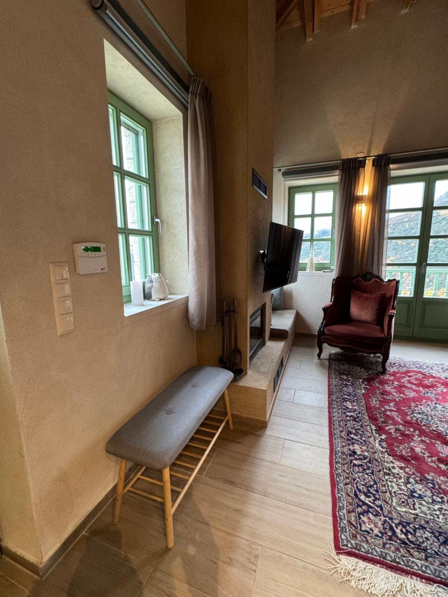 Aristi Boutique Stonehouse With Attic Apartment Bagian luar foto