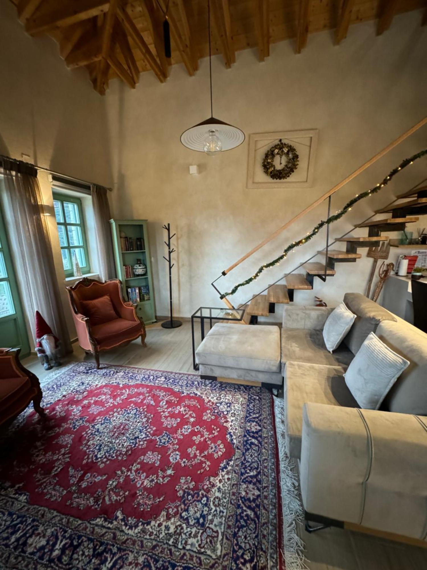 Aristi Boutique Stonehouse With Attic Apartment Bagian luar foto