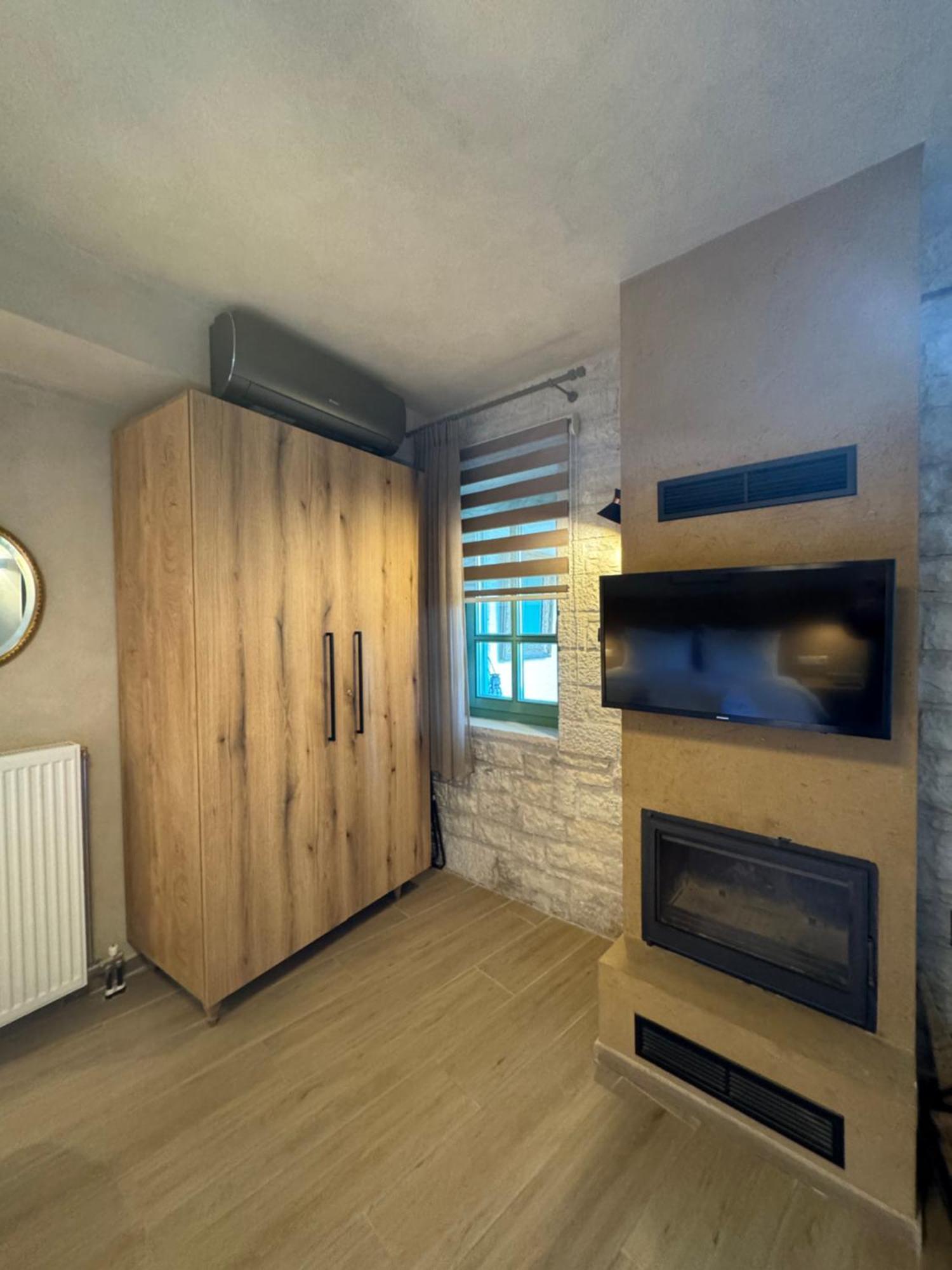 Aristi Boutique Stonehouse With Attic Apartment Bagian luar foto