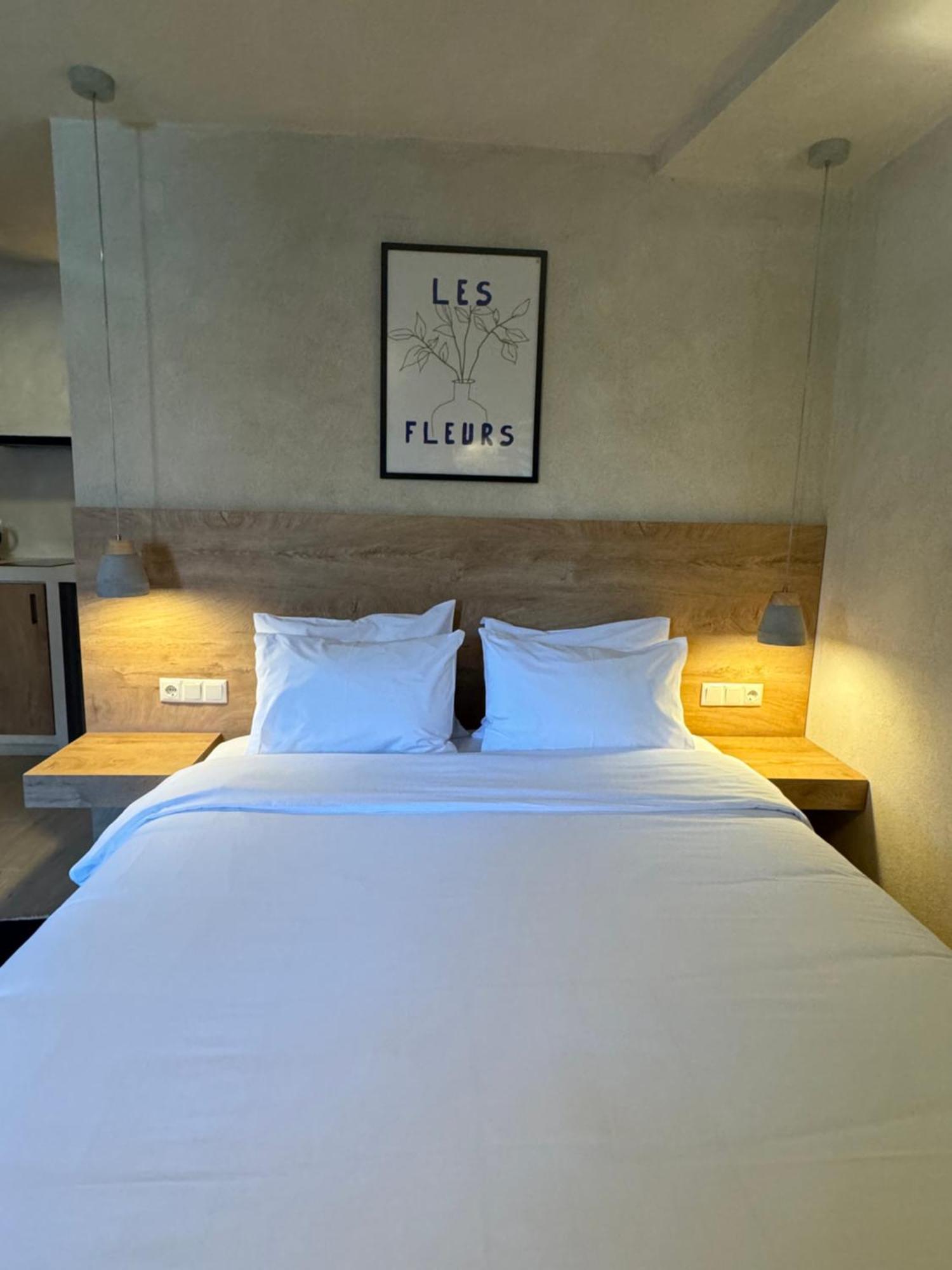 Aristi Boutique Stonehouse With Attic Apartment Bagian luar foto