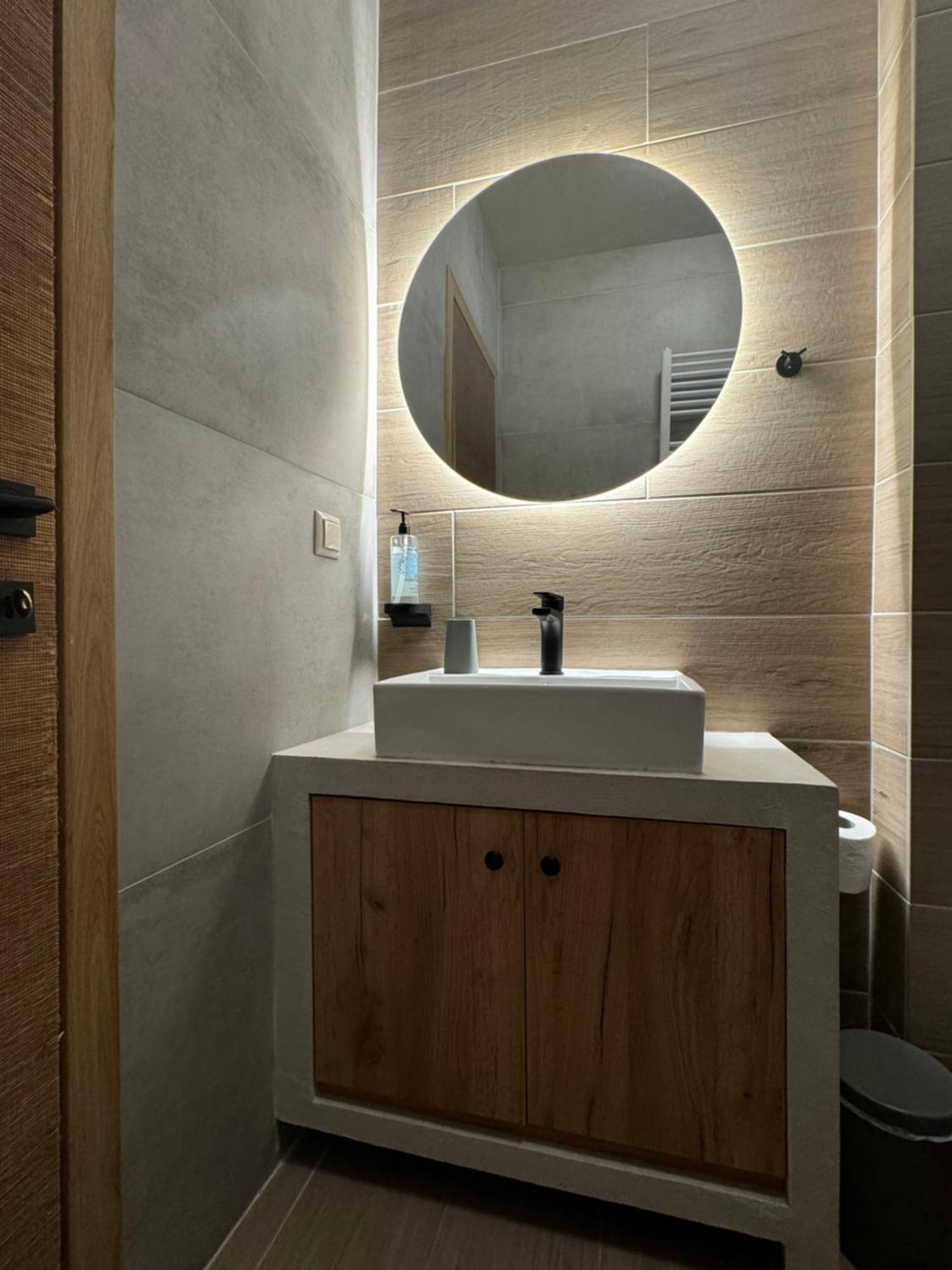 Aristi Boutique Stonehouse With Attic Apartment Bagian luar foto