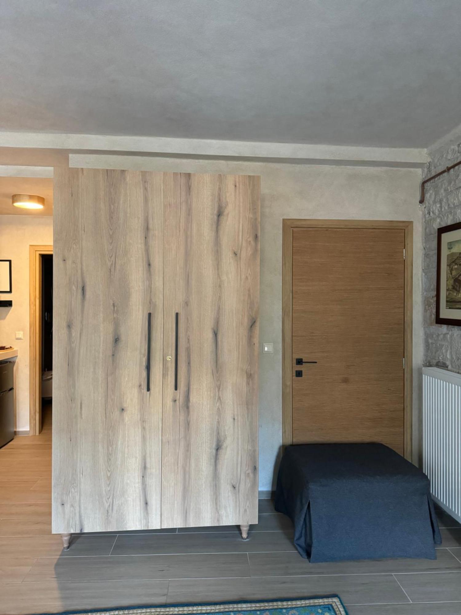 Aristi Boutique Stonehouse With Attic Apartment Bagian luar foto
