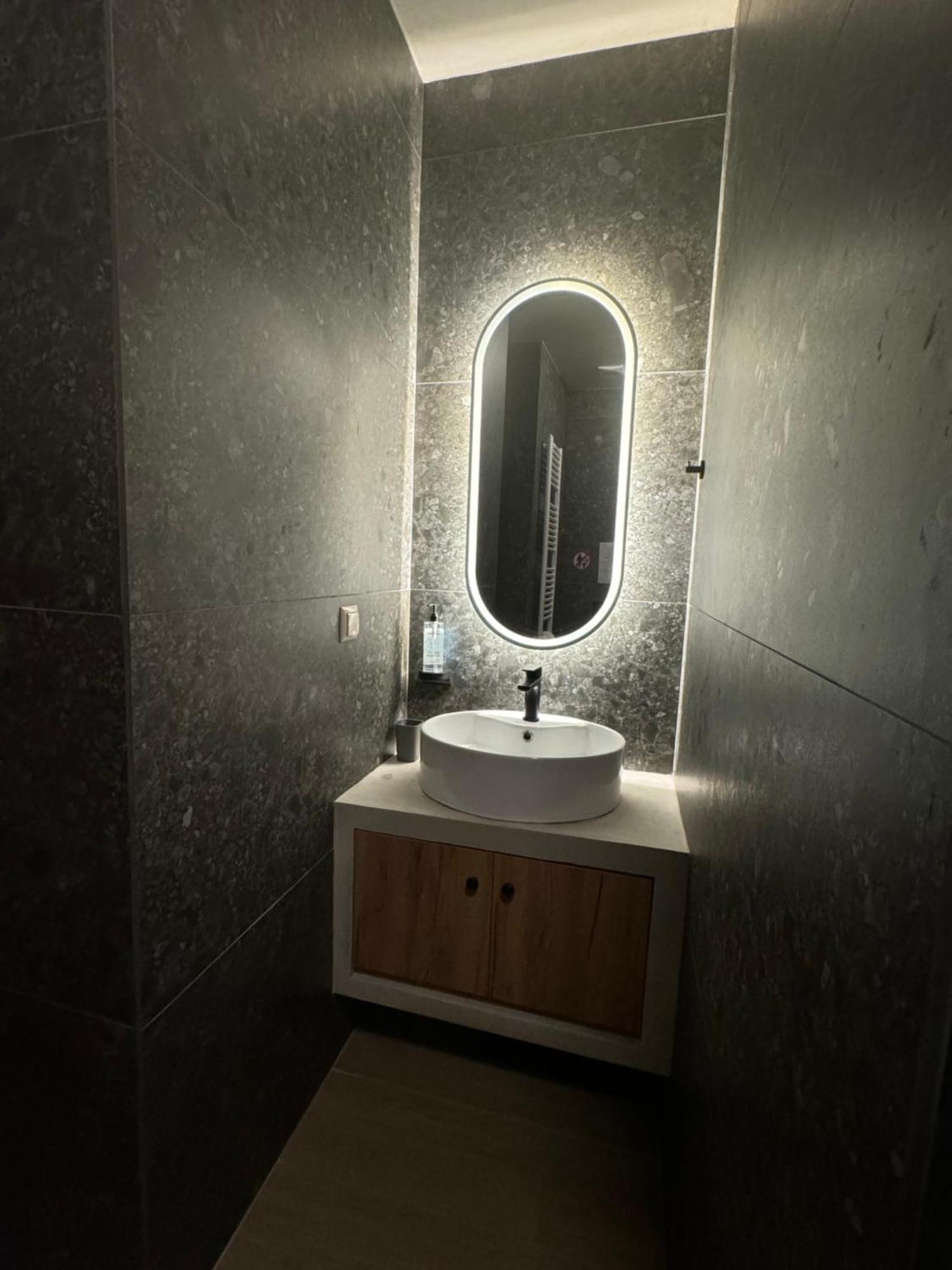 Aristi Boutique Stonehouse With Attic Apartment Bagian luar foto